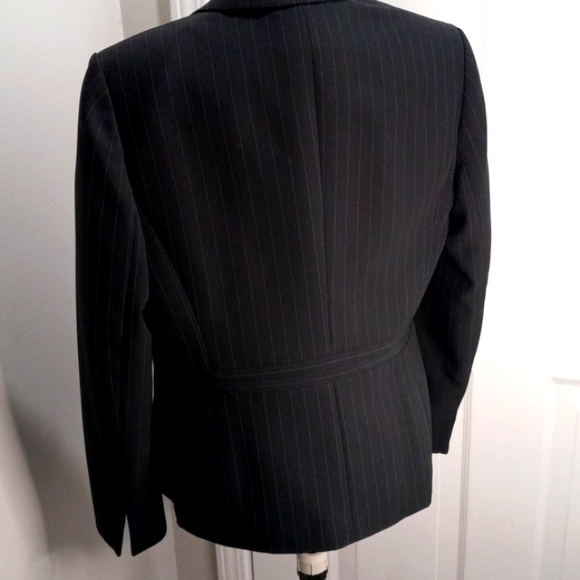 Jones Wear Suit. Sz 12 Black W/ Blue Pin Stripe Blazer, 3 button - Picture 2 of 11